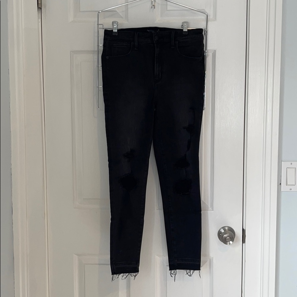 Like New Abercrombie Destroyed Black Skinny Jeans